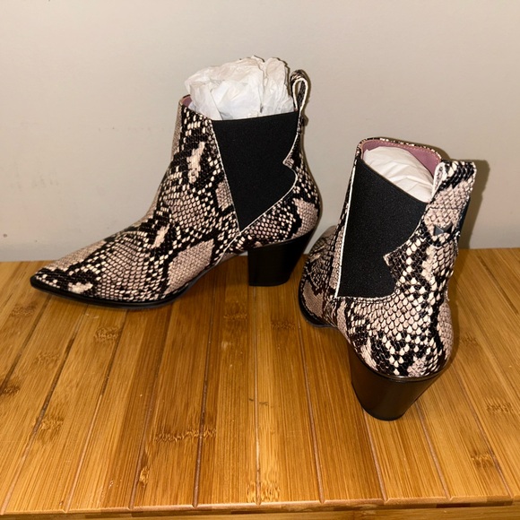 Ted Baker womens Rilans Ankle Boot Size - Picture 2 of 5